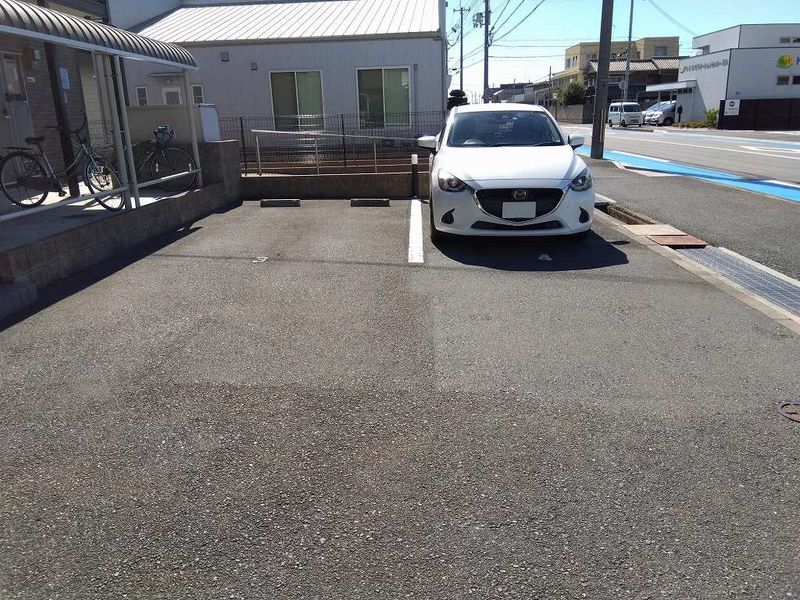 レオネクストカサグランデ 駐車場