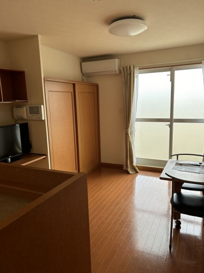 レオパレスオアシス 居間