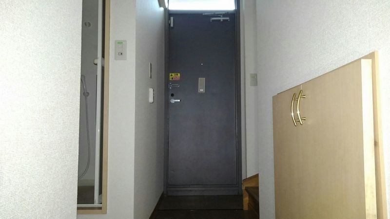 レオパレスサナロＡ 玄関