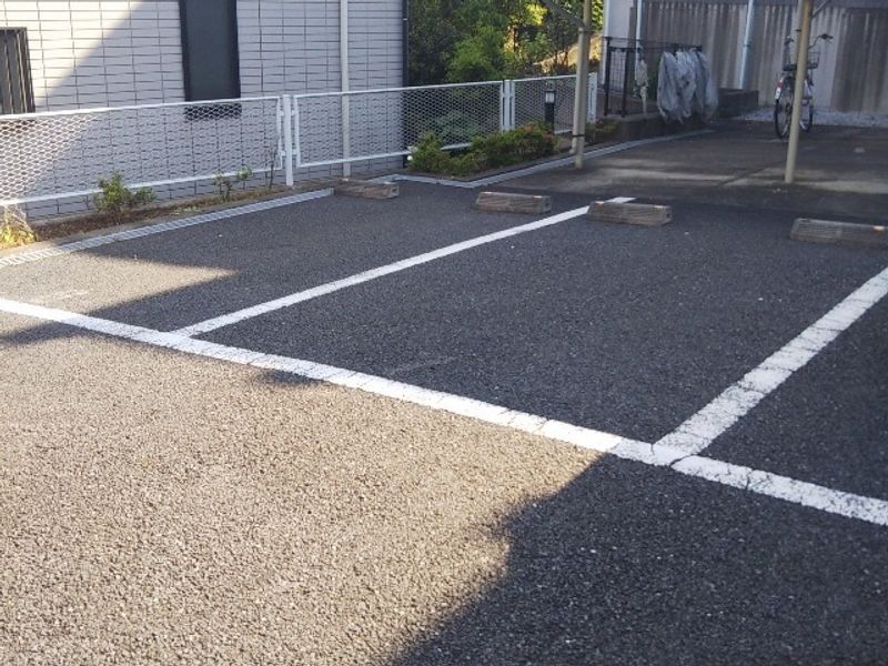 レオパレス長左衛門Ⅱ 駐車場