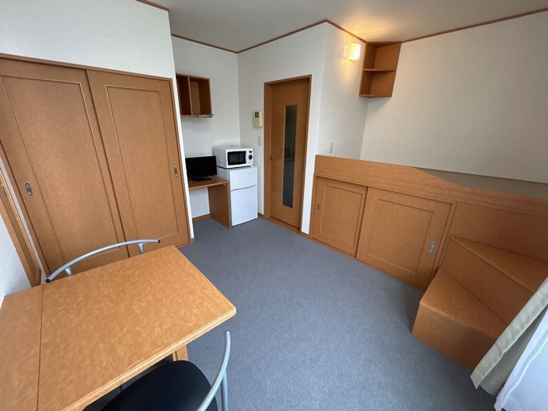 レオパレスＲＯＯＳＴ 居間