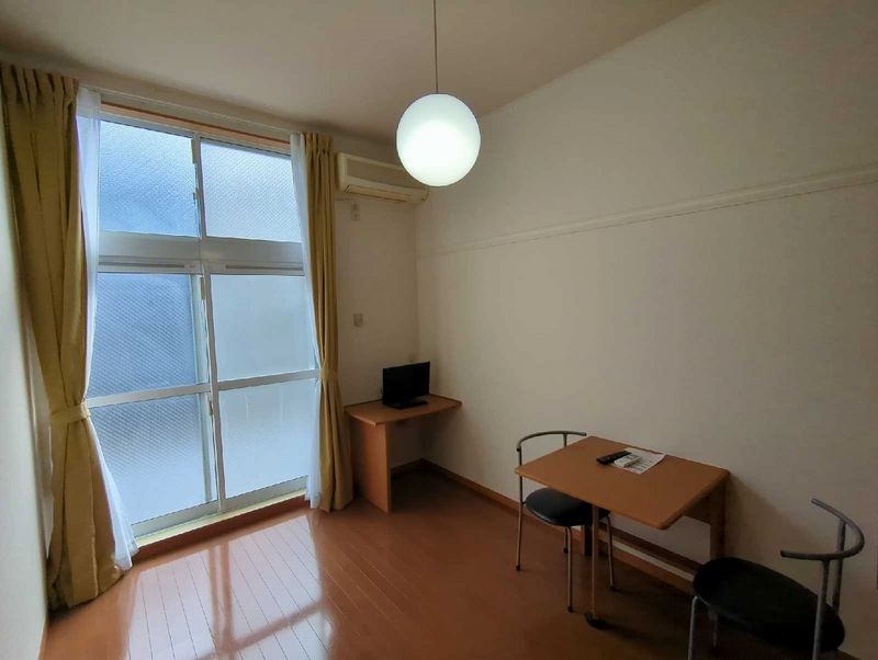 leopalace Port Side Living room