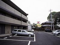 レオパレスイワオ 駐車場