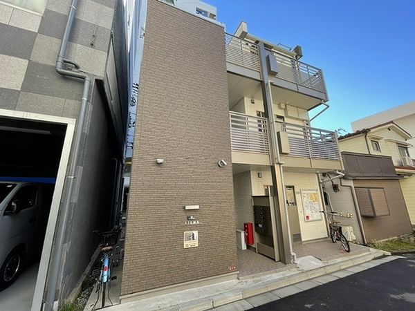 Bên ngoài CLEINO AZUMA