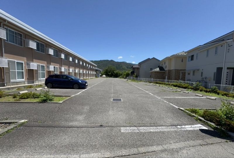 レオパレスＭＩＳＵＺＵ 駐車場