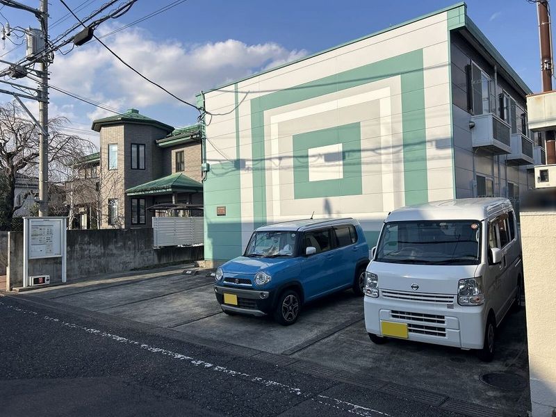 レオパレスジョーヌ 駐車場