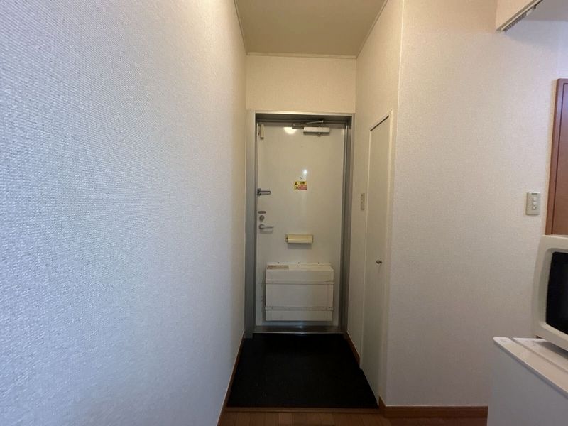 レオパレスサンシャインⅡ 玄関