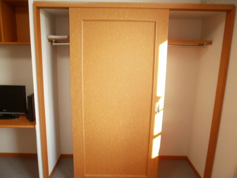 レオパレスパステル 収納