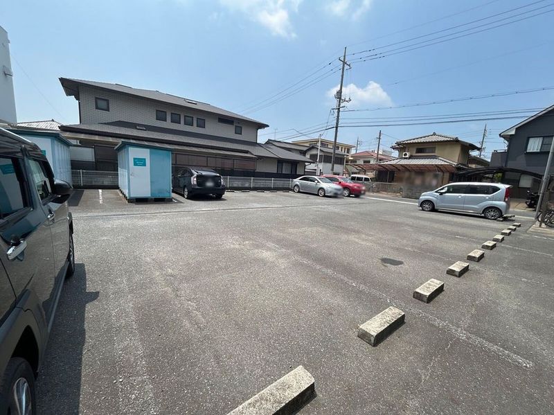 レオパレスソレーユ青江第二 駐車場
