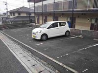 レオパレスサガタ 駐車場
