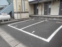 レオパレス笹口 駐車場