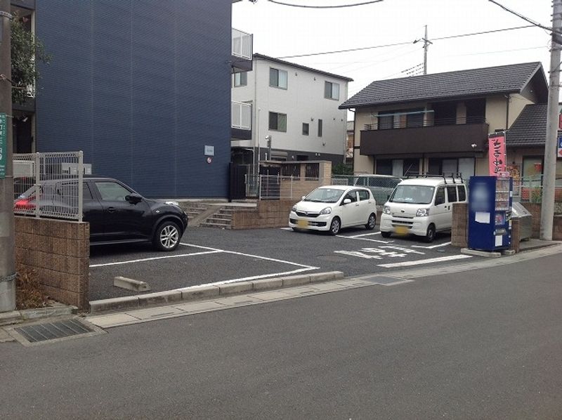 レオパレスエスポワール桜木町 駐車場
