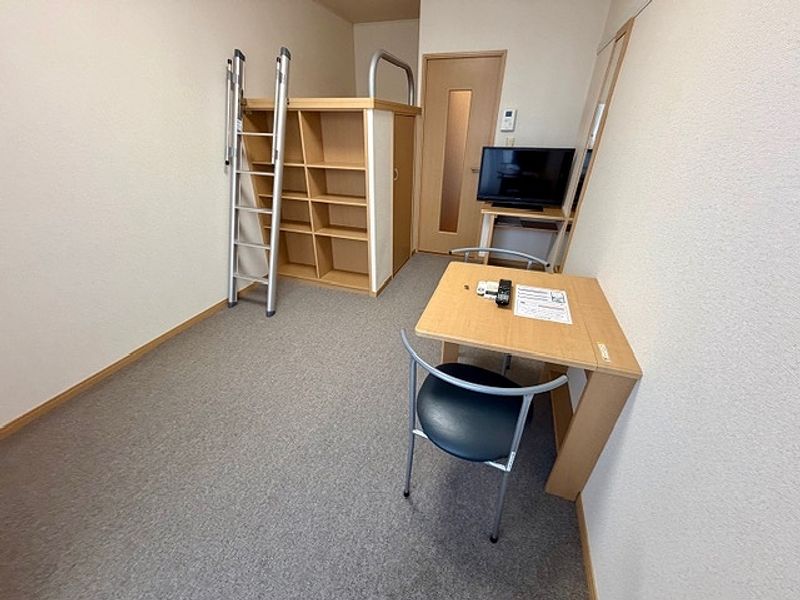 レオパレスねむの木 居間