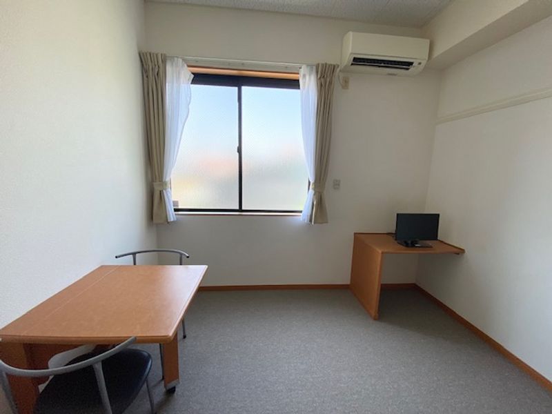レオパレスツーリーフⅡ 居間