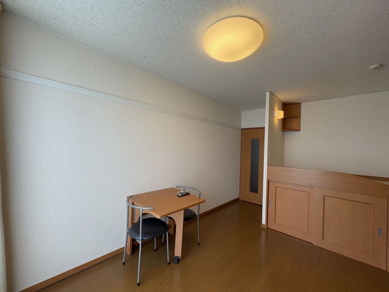 レオパレス若宮南 居間