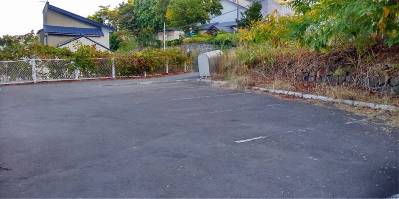 レオネクストヒルサイド石山 駐車場