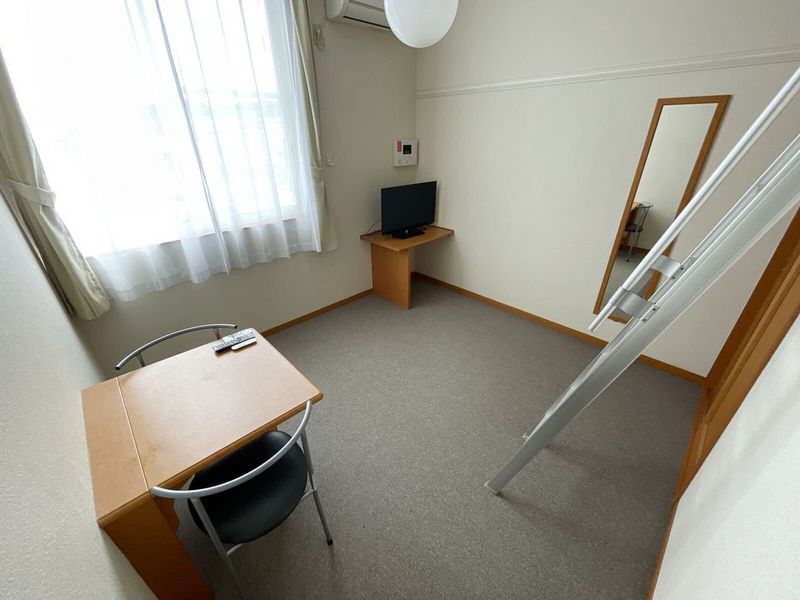 レオパレスリアン 居間