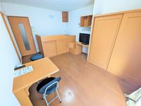 レオパレス花山手 居間