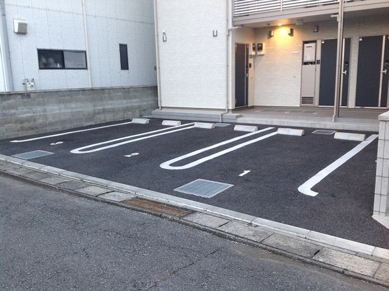 クレイノモンターニュ 駐車場