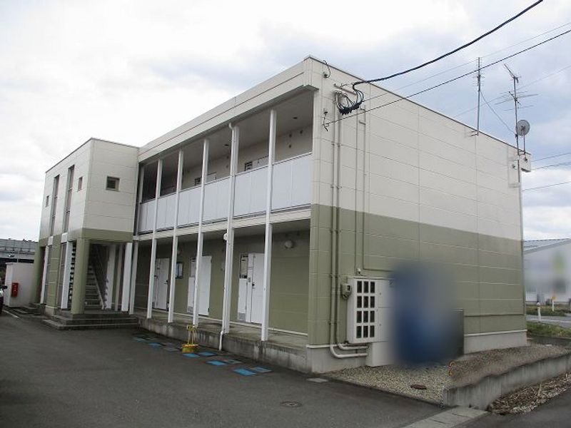 レオパレスきたかみⅡ エントランス