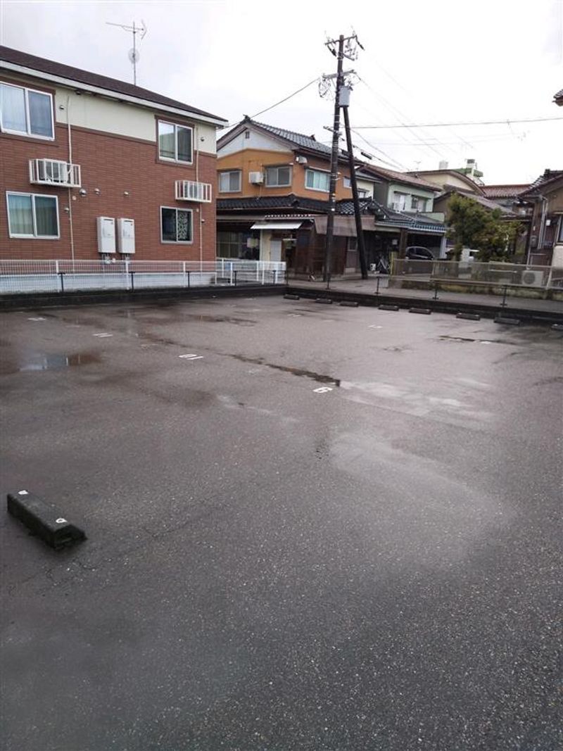 レオパレスＮｏｍｕｒａ 駐車場