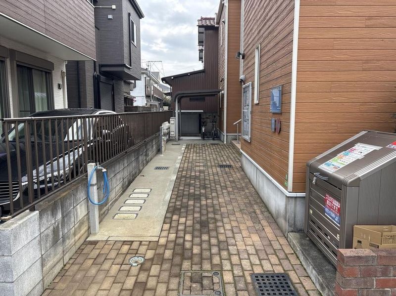 LEONEXT Yukari III Entrance