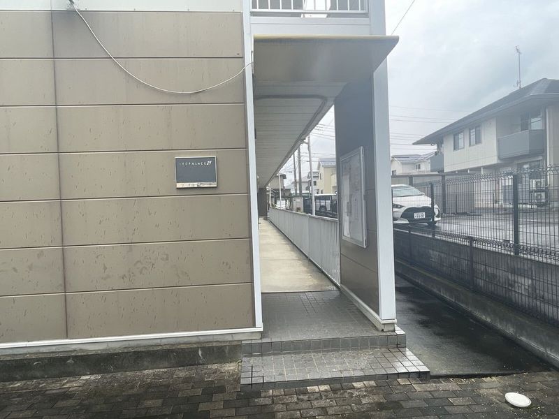 レオパレスクオーレⅡ エントランス
