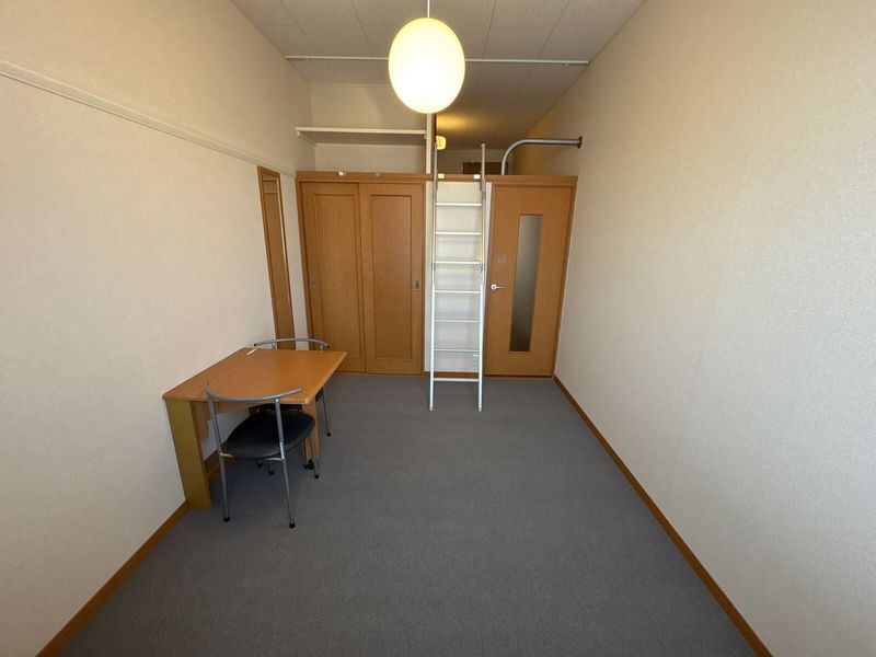 レオパレスサンフラウア 居間