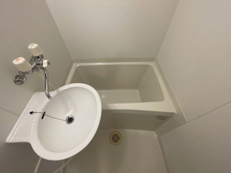 レオパレスピュア高松 風呂