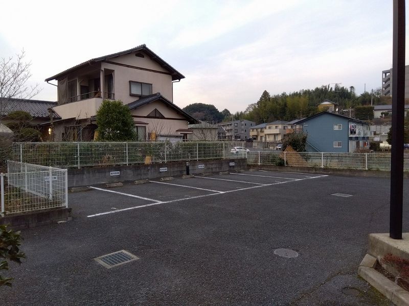 leopalace Slash House 주차장