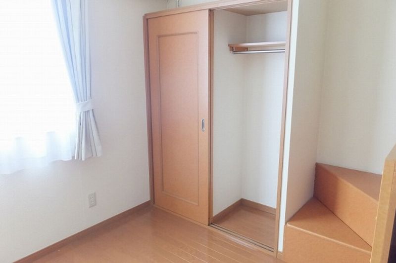 レオパレスシャレ 収納