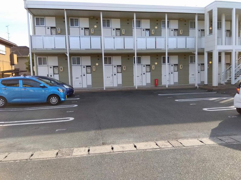 レオパレスエアル 駐車場