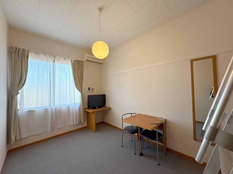 レオパレスサンフラウア 居間