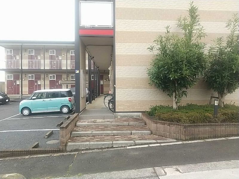 レオパレスビューテラス エントランス