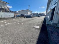 レオパレスボヌール山辺 駐車場