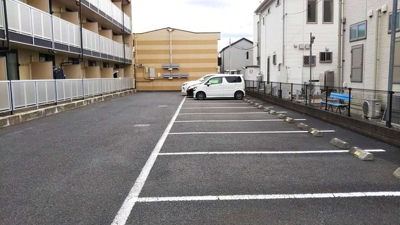 レオパレスクレスト川越 駐車場