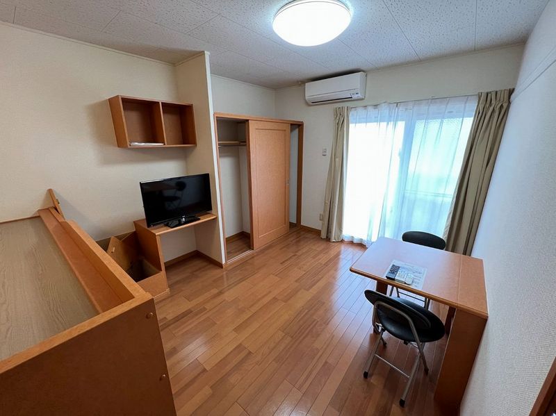 レオパレス向日葵 居間