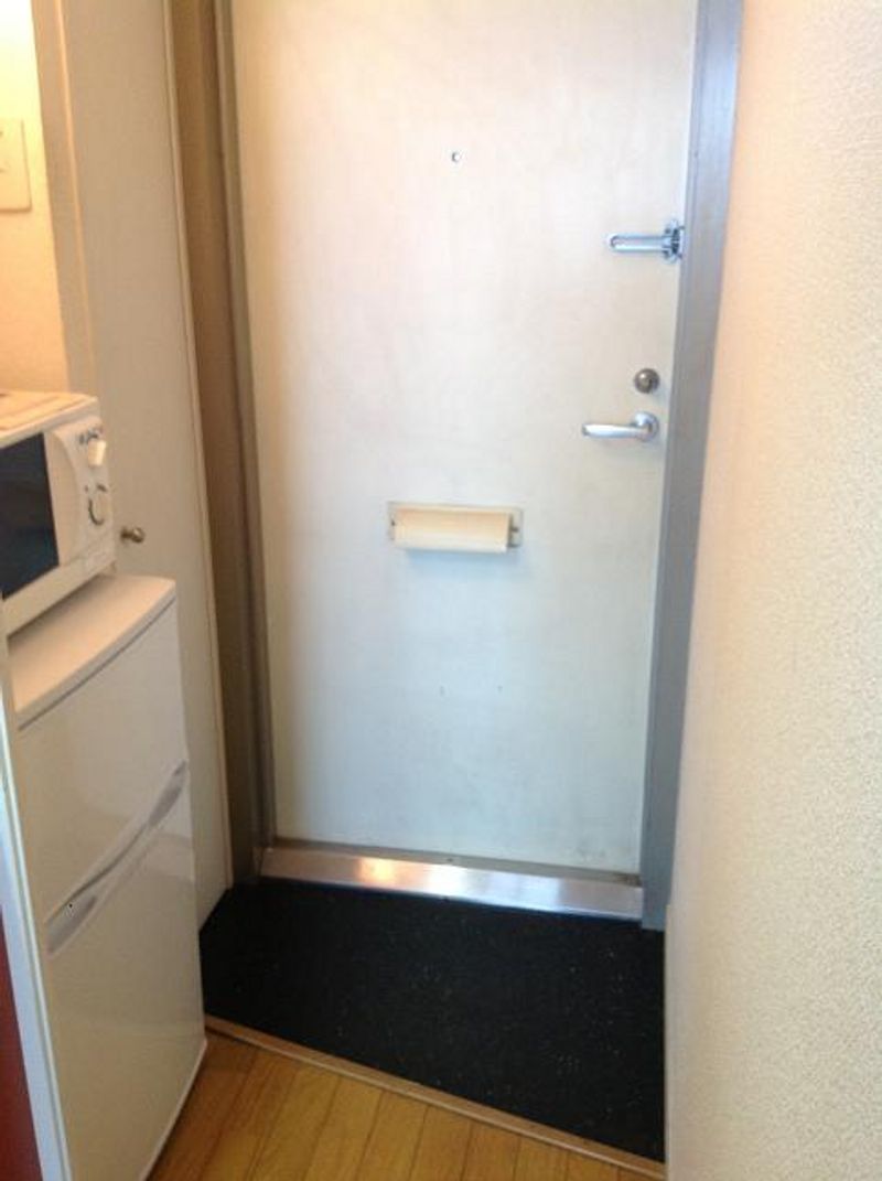 レオパレスオータム 玄関