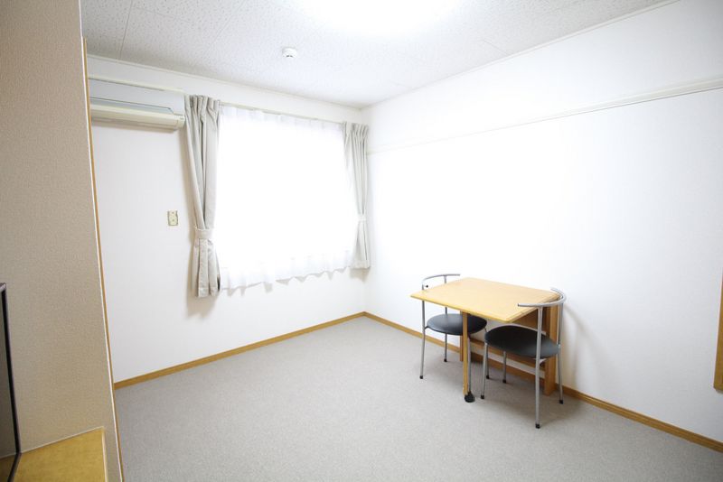 レオパレススワンコート・Ⅰ 居間