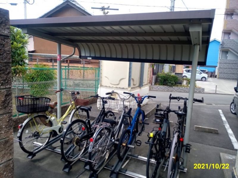 レオパレス稲葉地本通 共用部分