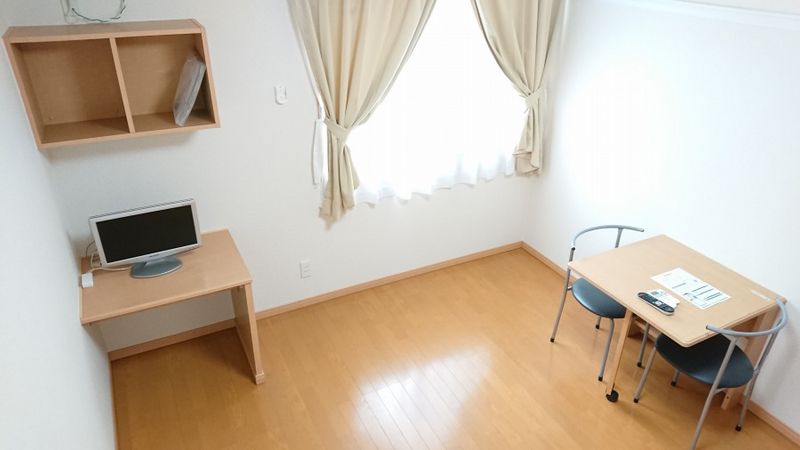 レオネクストメゾンヒカリ　茅野 居間