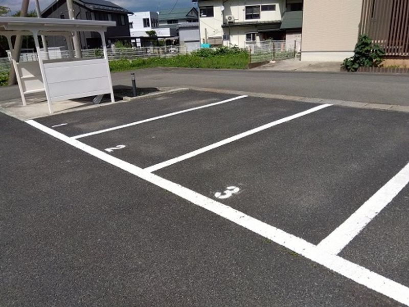 レオパレスＢａｒｄ＆Ｌａｎｄ 駐車場