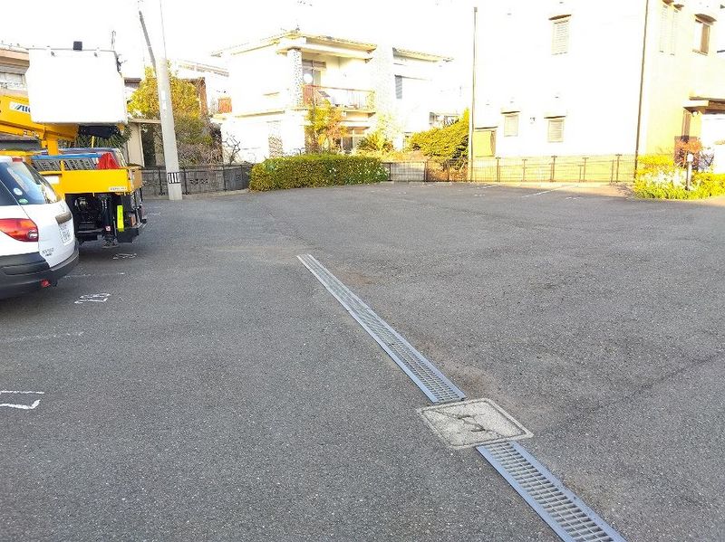 レオパレス川之江中央 駐車場