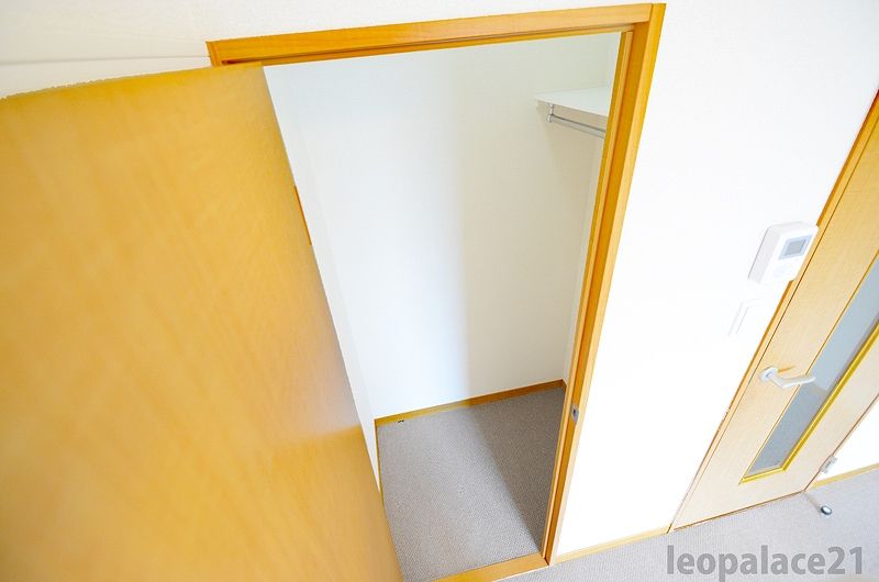 レオパレスフォンターナ老松 収納