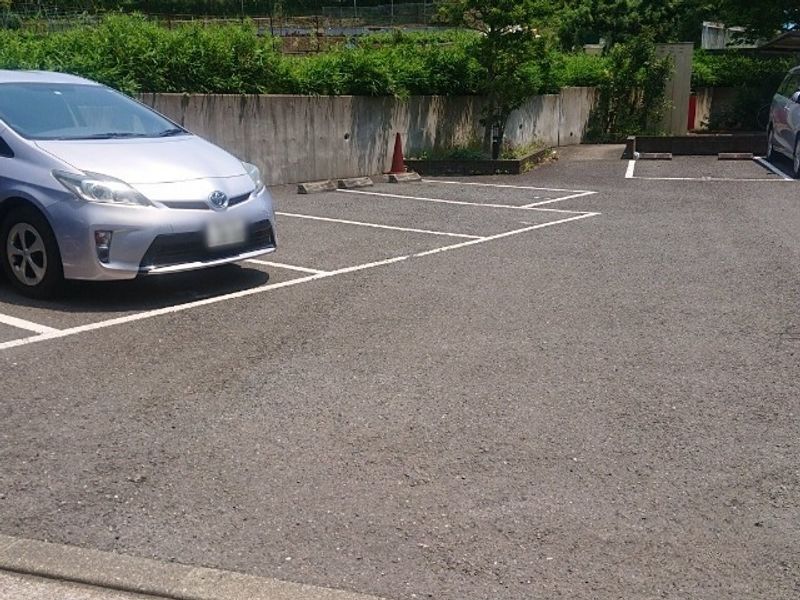 レオパレスコートサイド 駐車場