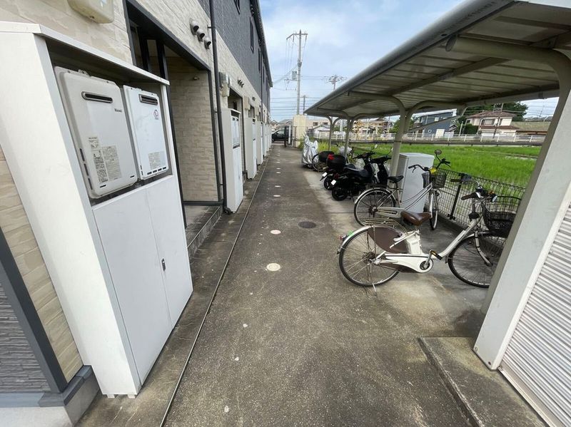 レオパレス実樹 エントランス