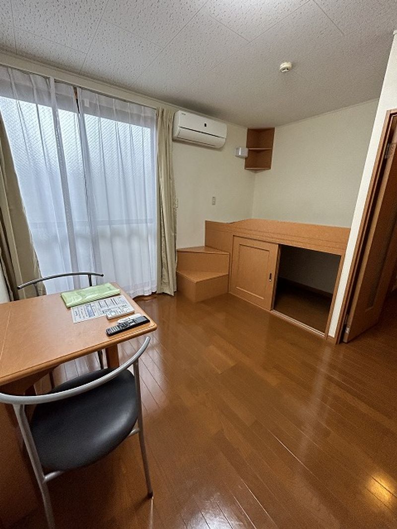 レオパレスエスペーロ本町 居間