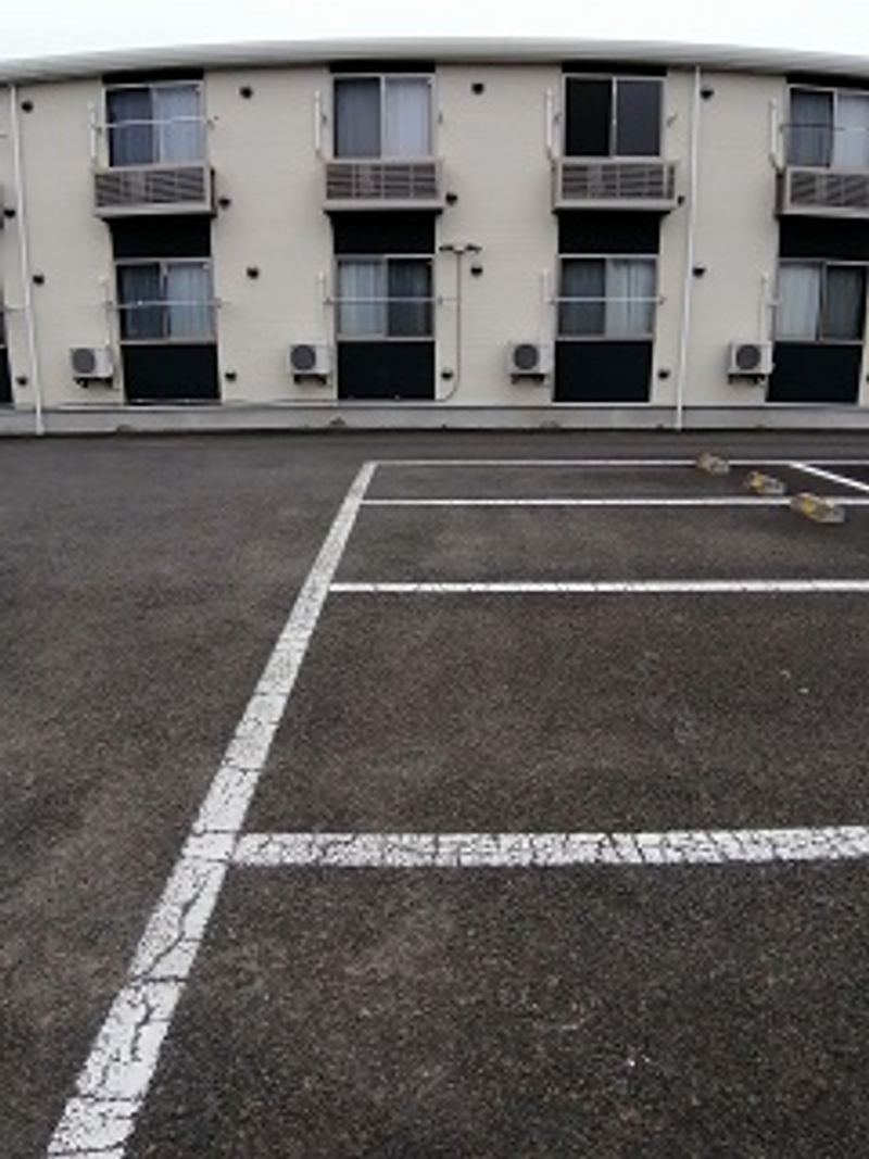 レオネクストハピネスⅡ 駐車場