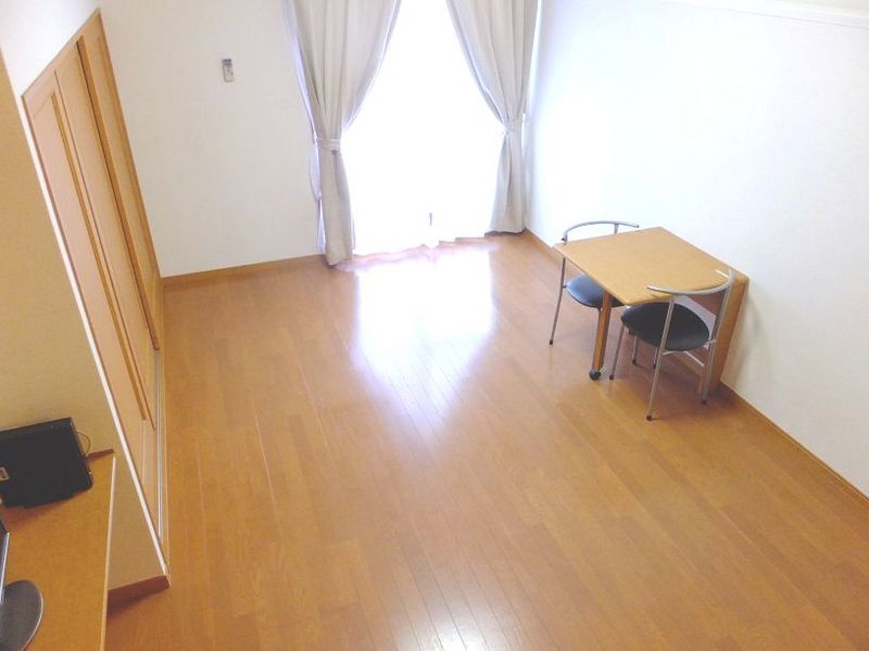 レオパレスエスポワール 居間
