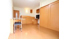 レオパレスルミエール冨陽ヶ丘 居間